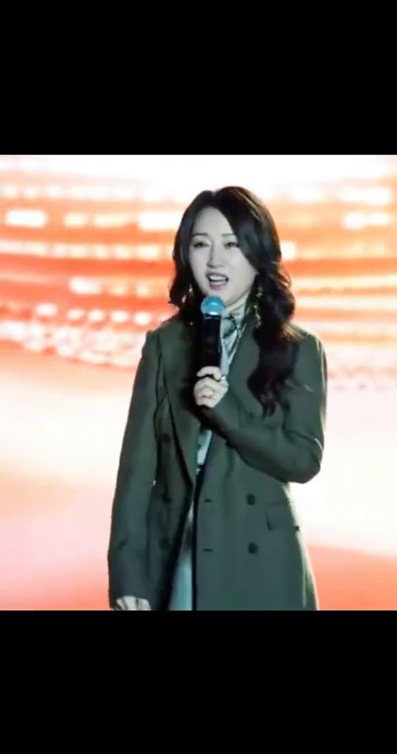 谢谢。还没有理想老师。停。理想老师，谢谢。今天晚上此刻有点凉风习习，刚好是我跟所