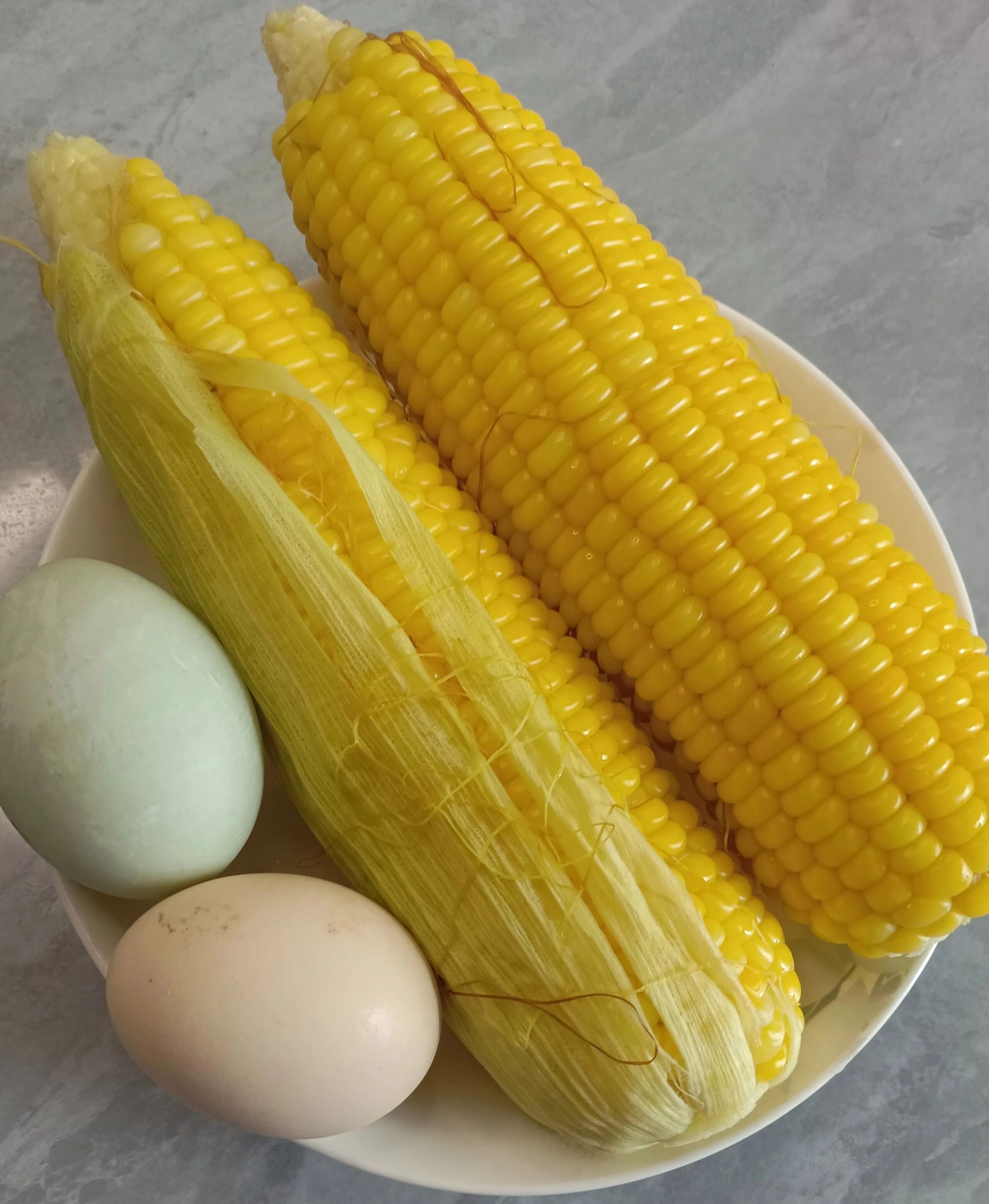 这个早餐，面条加玉米，您喜欢吧？哈哈哈哈哈哈。 