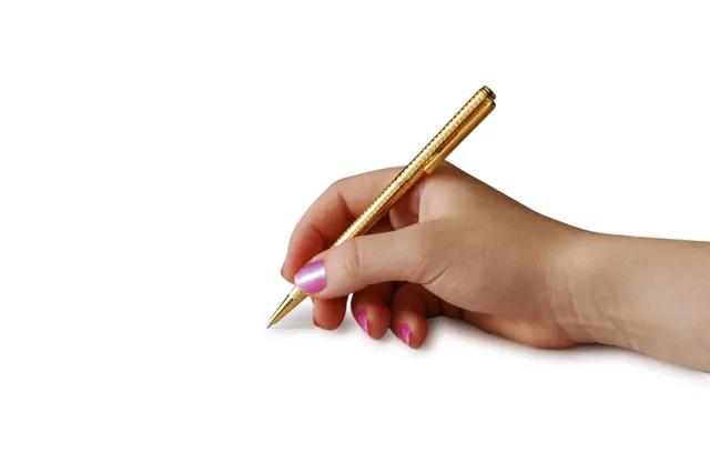 墨韵
笔下墨香生雅趣，
笺中诗韵寄闲情。
心随书画乘风去，
眼看天边飞彩云。