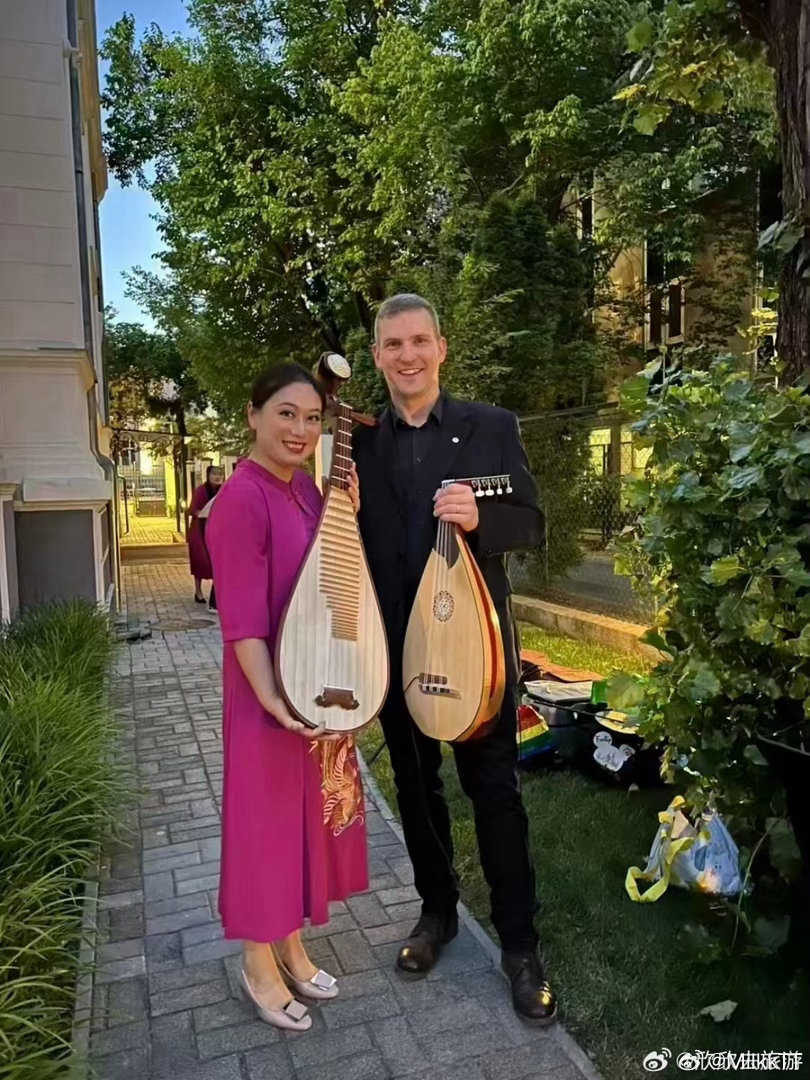 台州姑娘让异国观众听懂中国民乐秦汉文明展亮相布达佩斯，一曲琵琶穿越千年；演奏家深