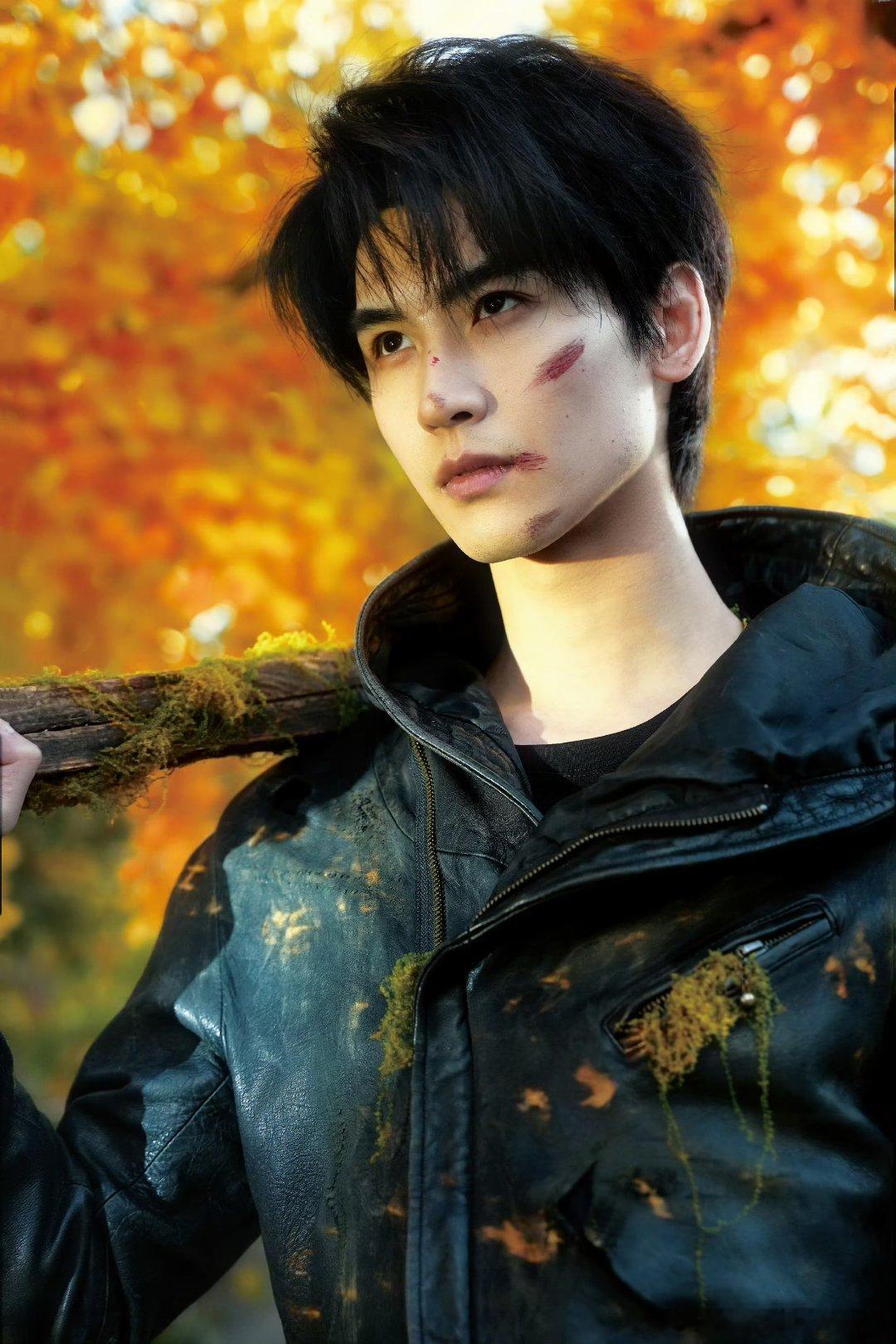 黄俊捷战损写真集，是山神金十三，可塑性也太强了😋😋 