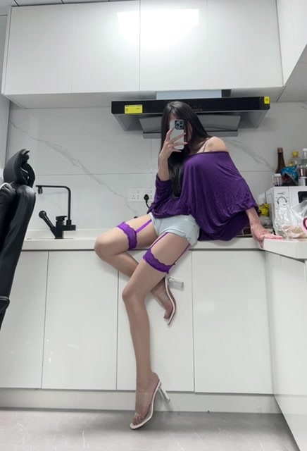 她说她是专业的 能信吗 。 