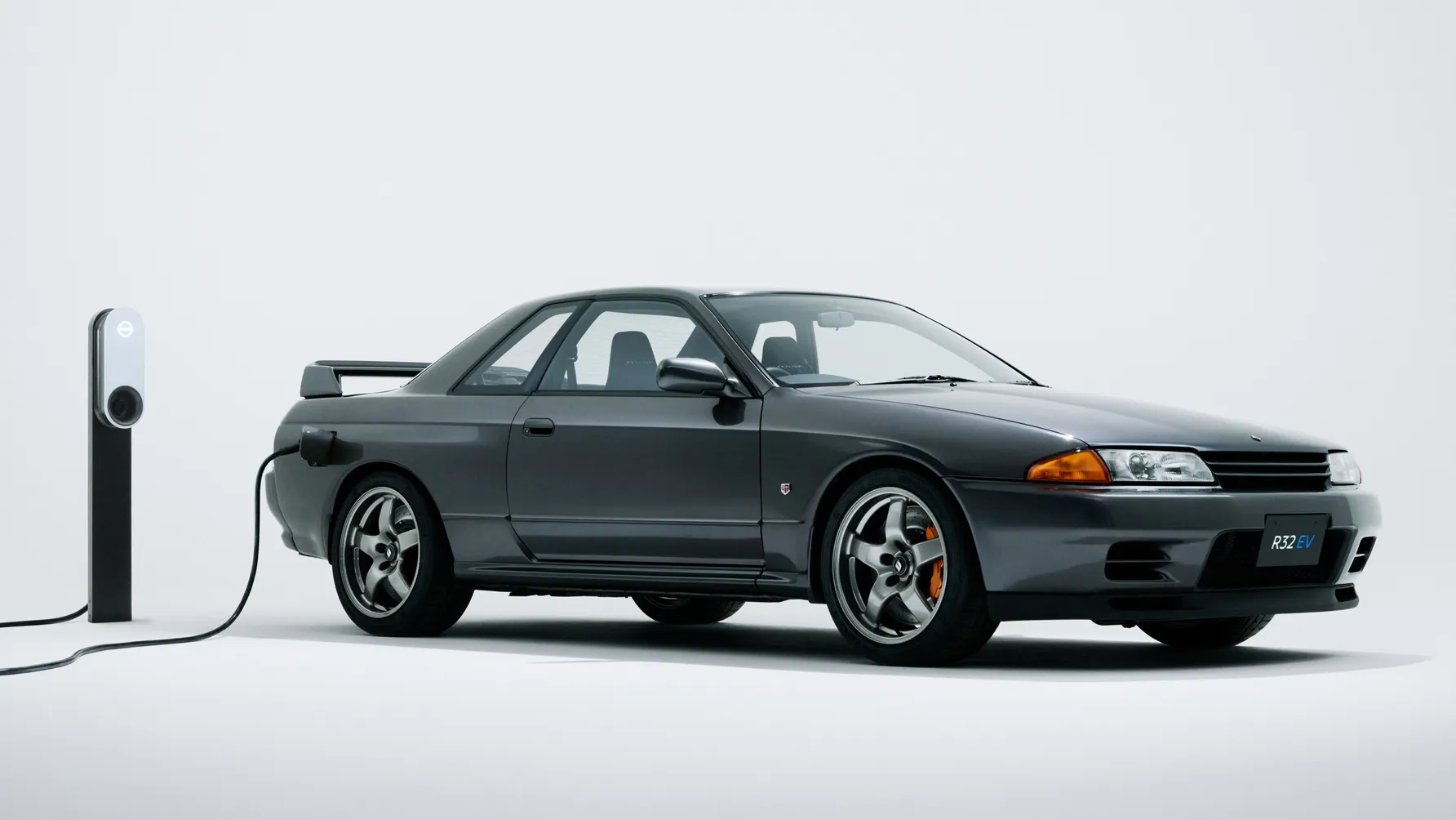 经典JDM也要带电了？日产搞了台电动R32 GT-R，虽然只有一辆吧 但是苗头有