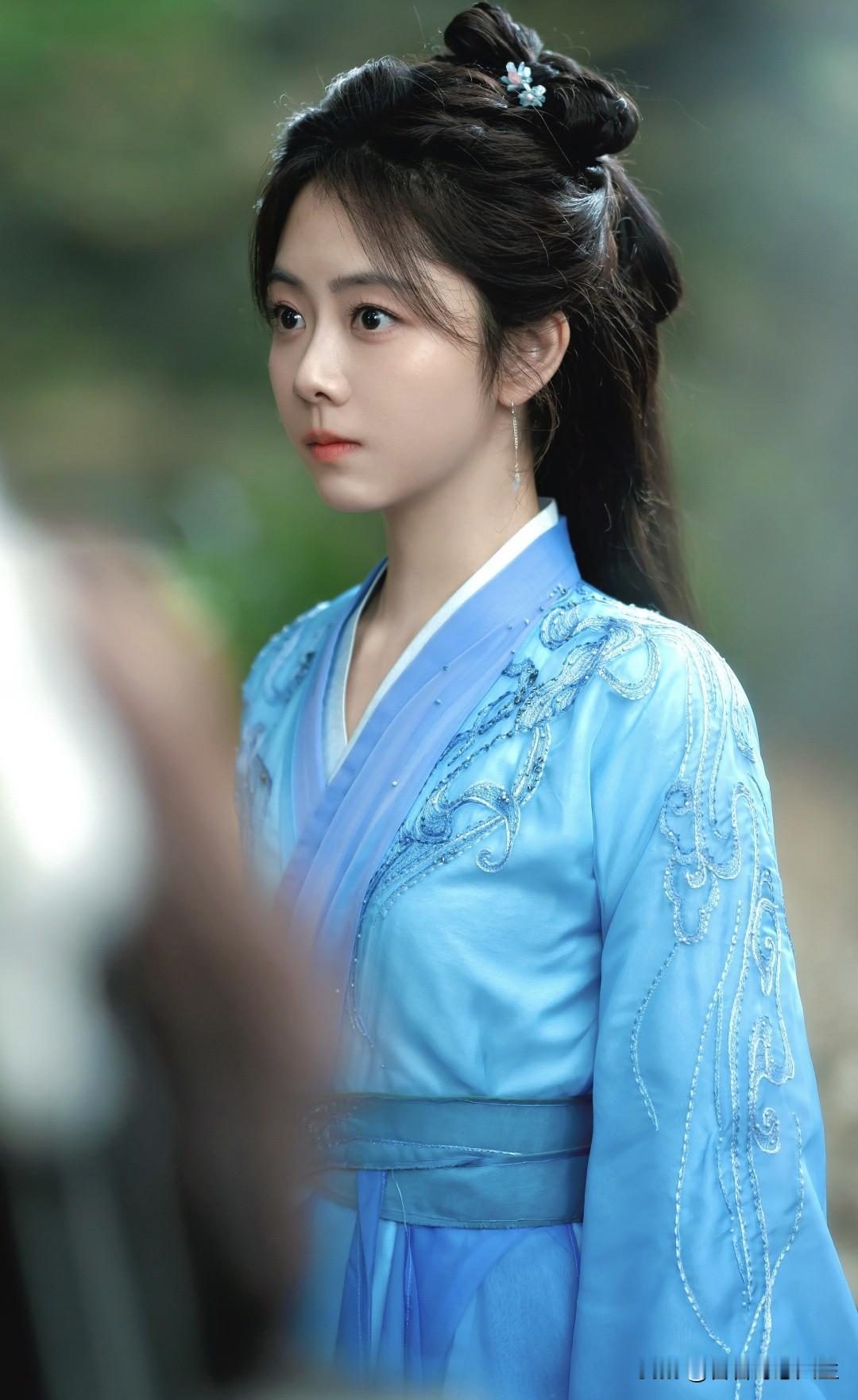 啊啊啊！谭松韵这部古装剧我铁定二刷，娃娃脸笑起来甜得冒泡啦💝 🌹🌹🌹🌹