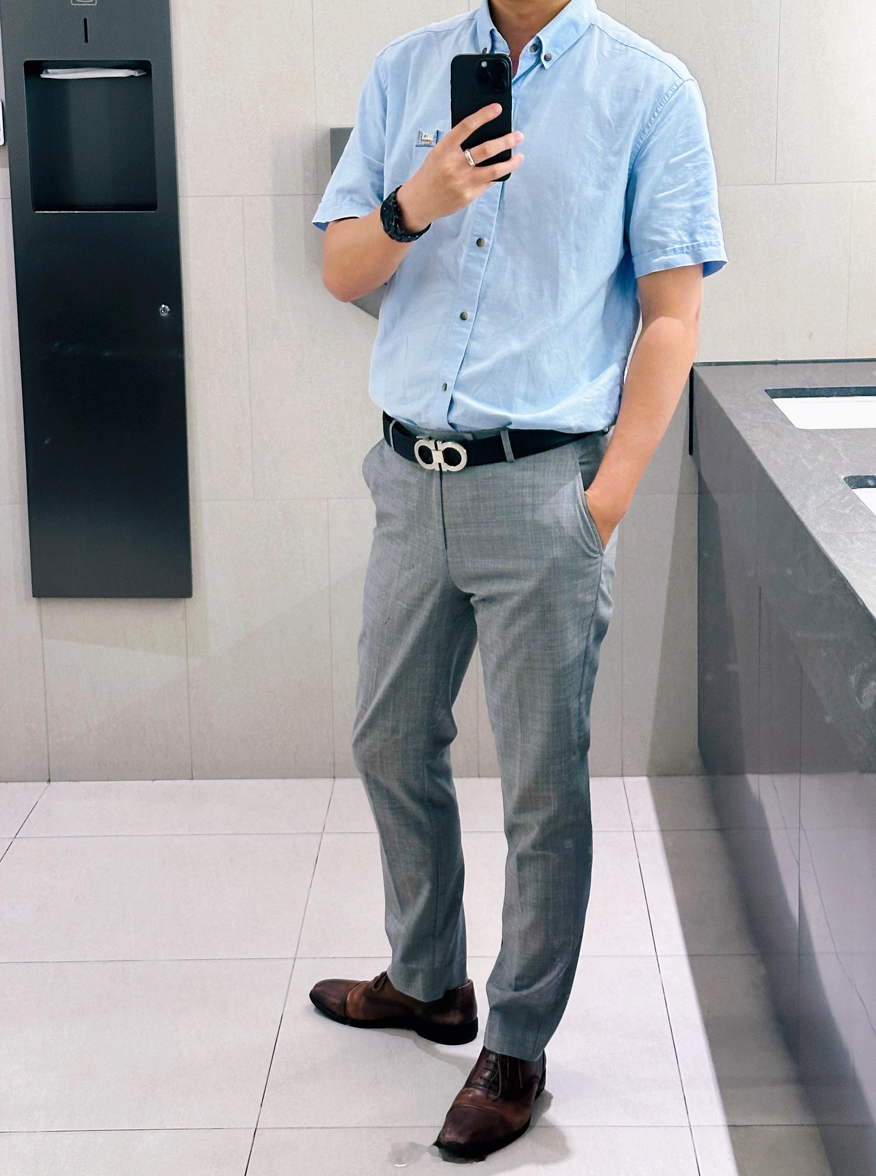 感觉周一整个人都是旧旧的、老老的、皱皱的…… ​​​