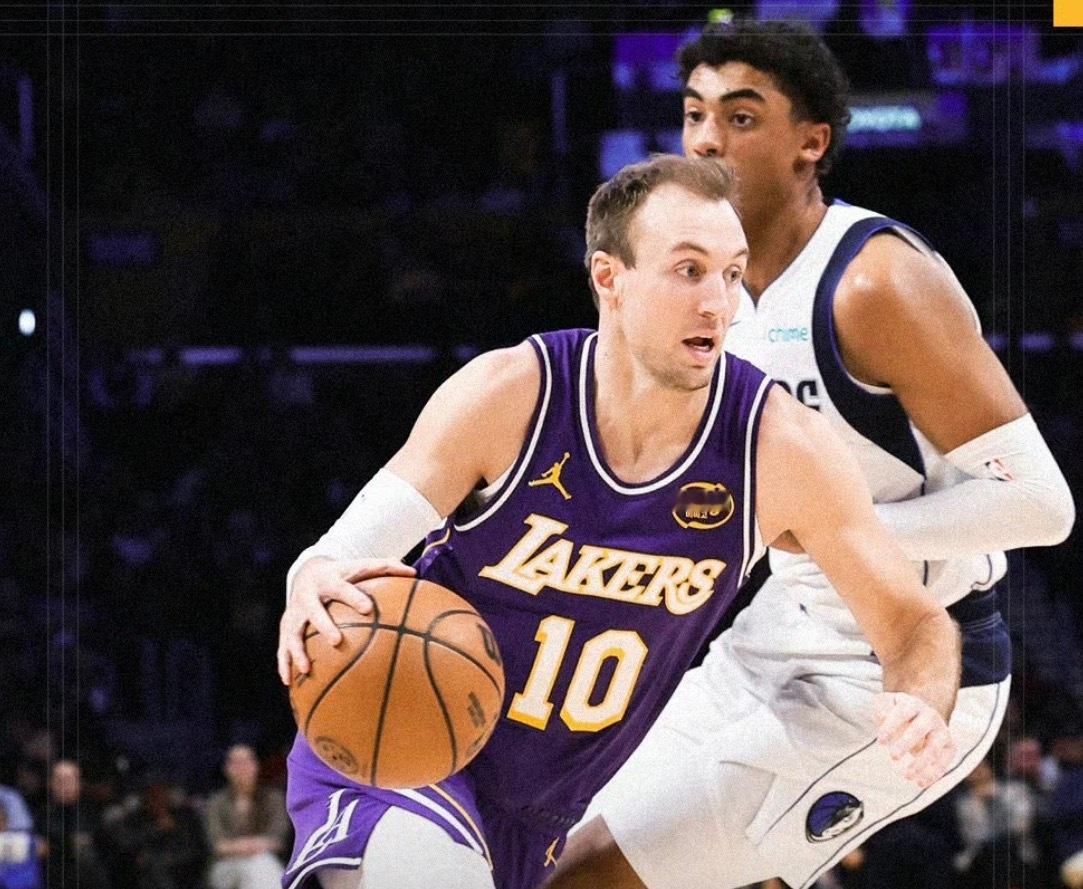 肯纳德其实可以有更多出手机会和战术安排，这几场比赛看下来还没有特别多战术地位。独