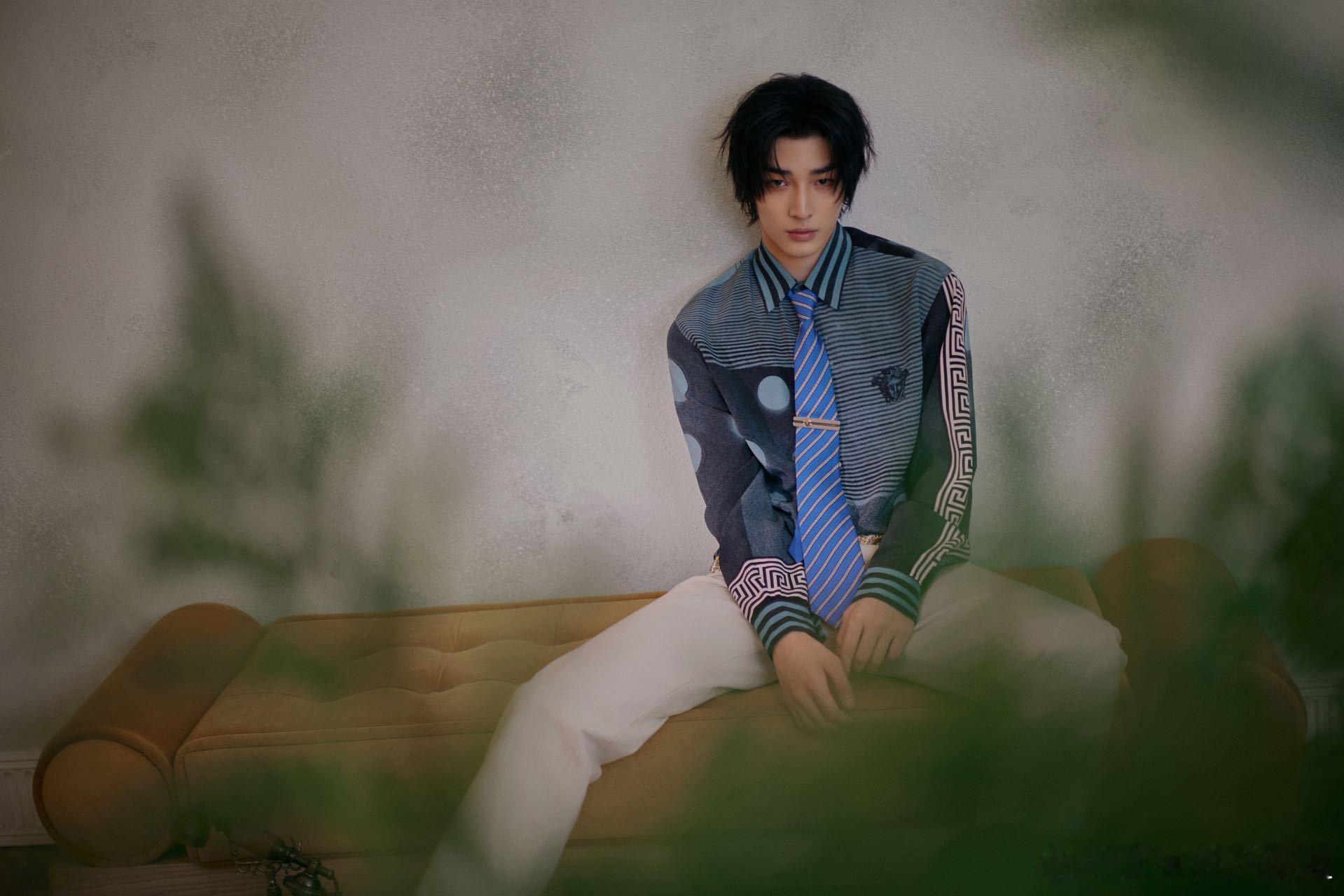 林秋楠春日调色盘谁来懂一下今天的OOTD，好一个春日调色盘！少年的气质与意式浪漫