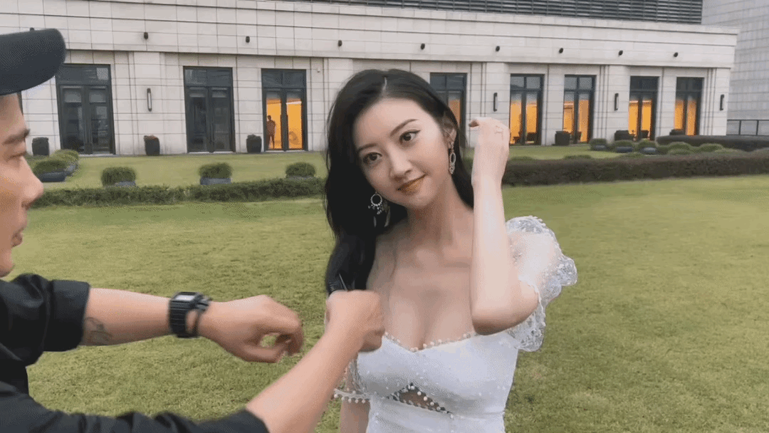 北京电影学院最美校花，多年剧红人不红，直到她穿上旗袍闪亮登场，终于彻底火了一把。