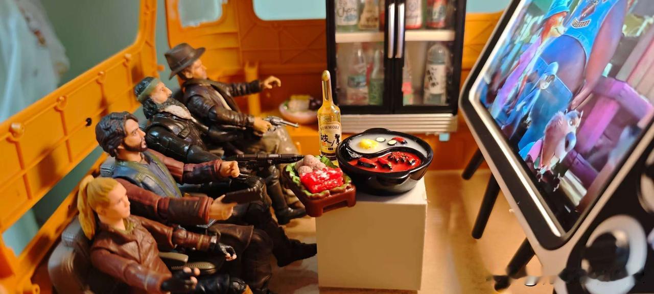 罗永浩自嘲：我是中国最著名失败者。
最新播客里，影石创始人刘靖康带着印着老罗语录