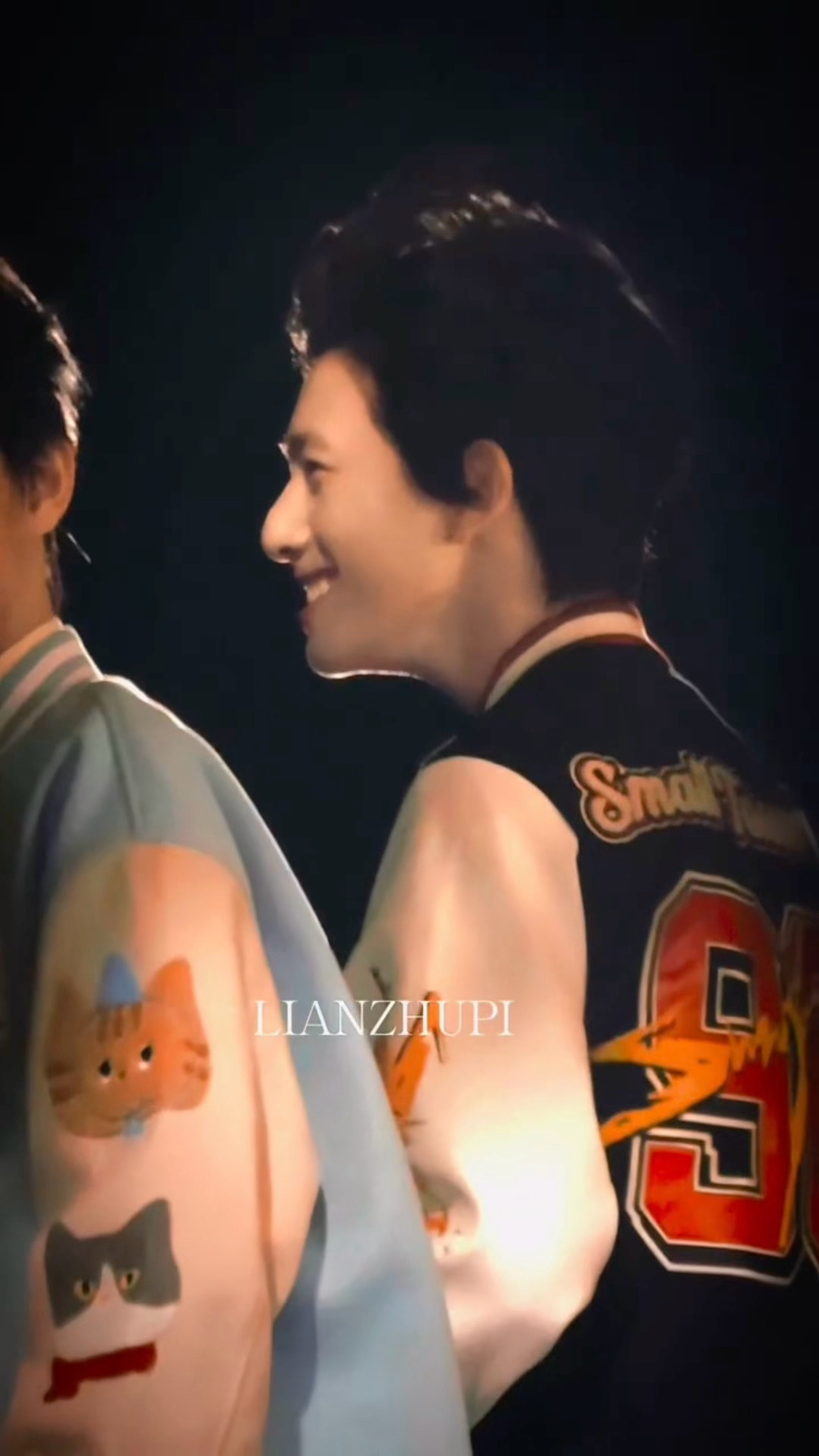 陈浚铭露额头帅成啥了这个陈浚铭完全就是建模脸。。帅哥不惧全露额头，完美发际线