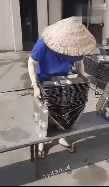 可惜了一把好手，很快机器人就会粉墨登场夺了饭碗。