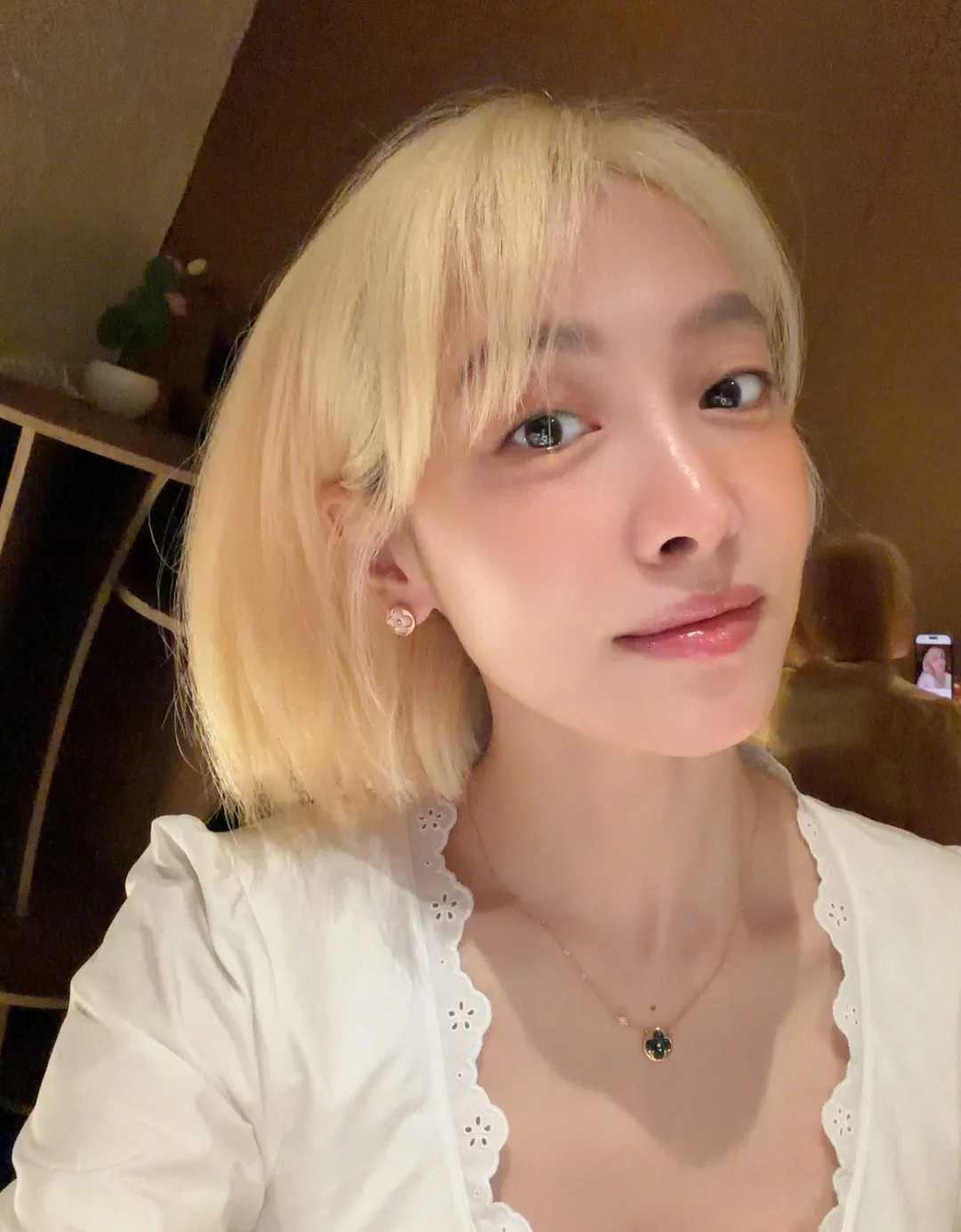宋茜还没睡，泡上夜茶了～