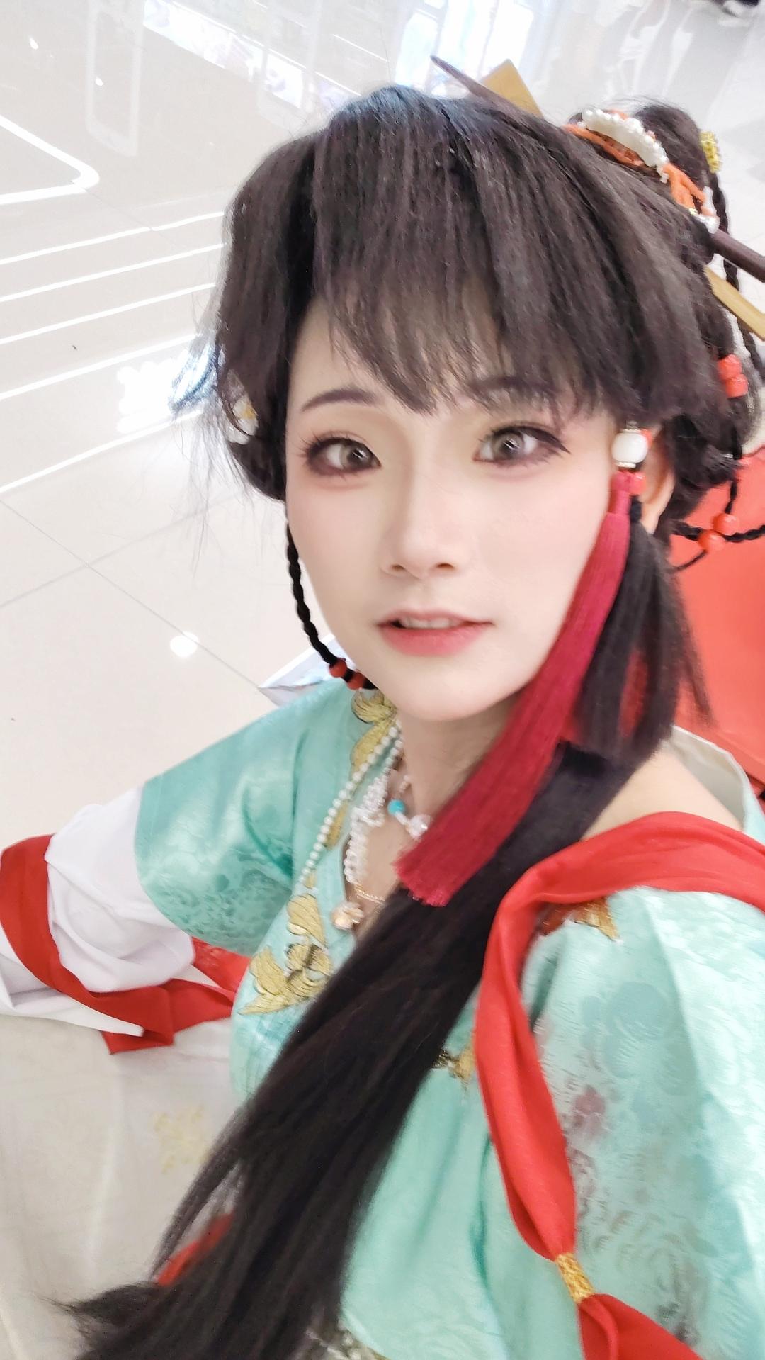 曲娘 cos 重返未来1999