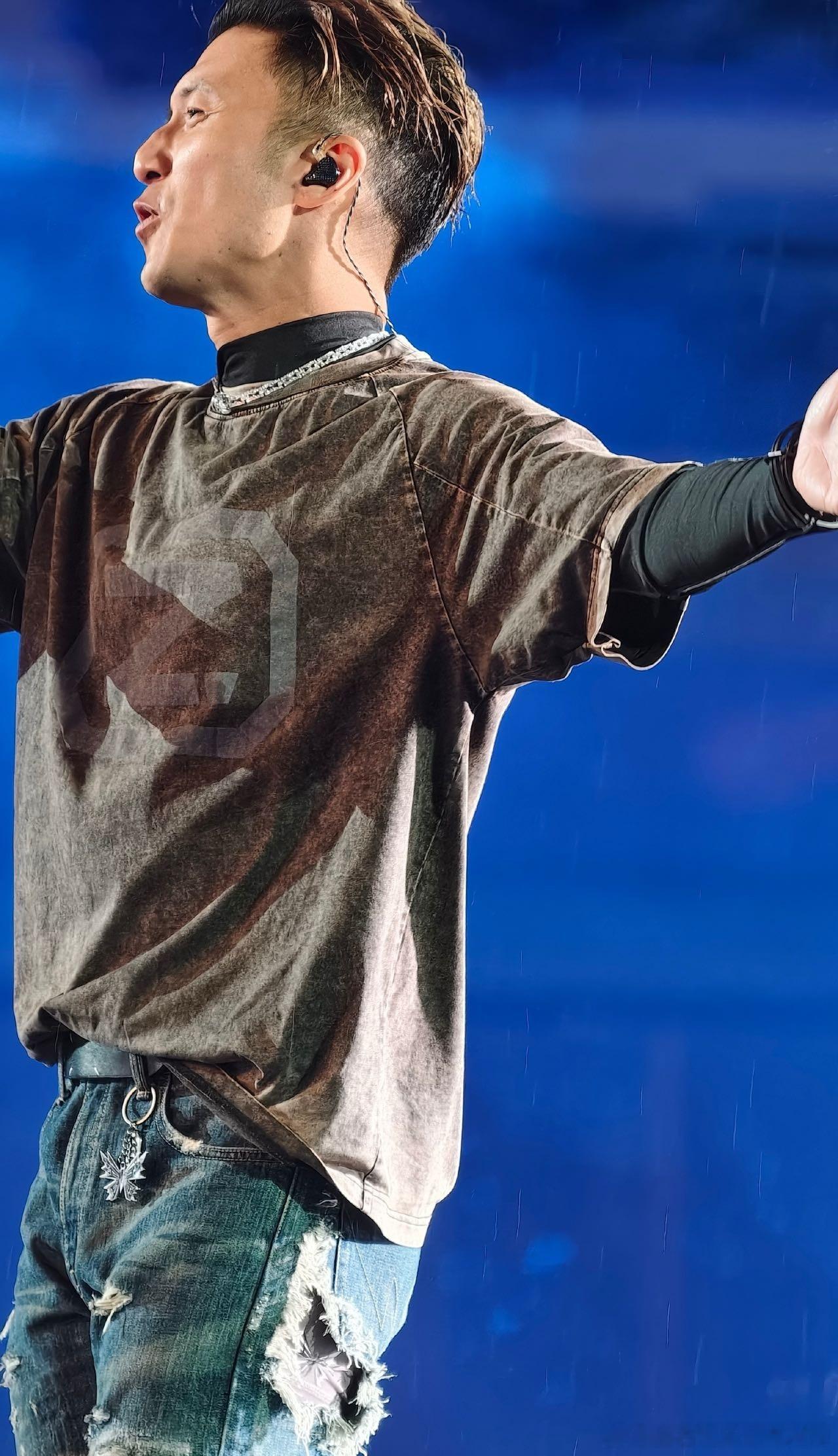 谢霆锋你也想去观众席吗谢霆锋饭撒天才现场观众也太幸福了吧，谢霆锋零距离互动，这画