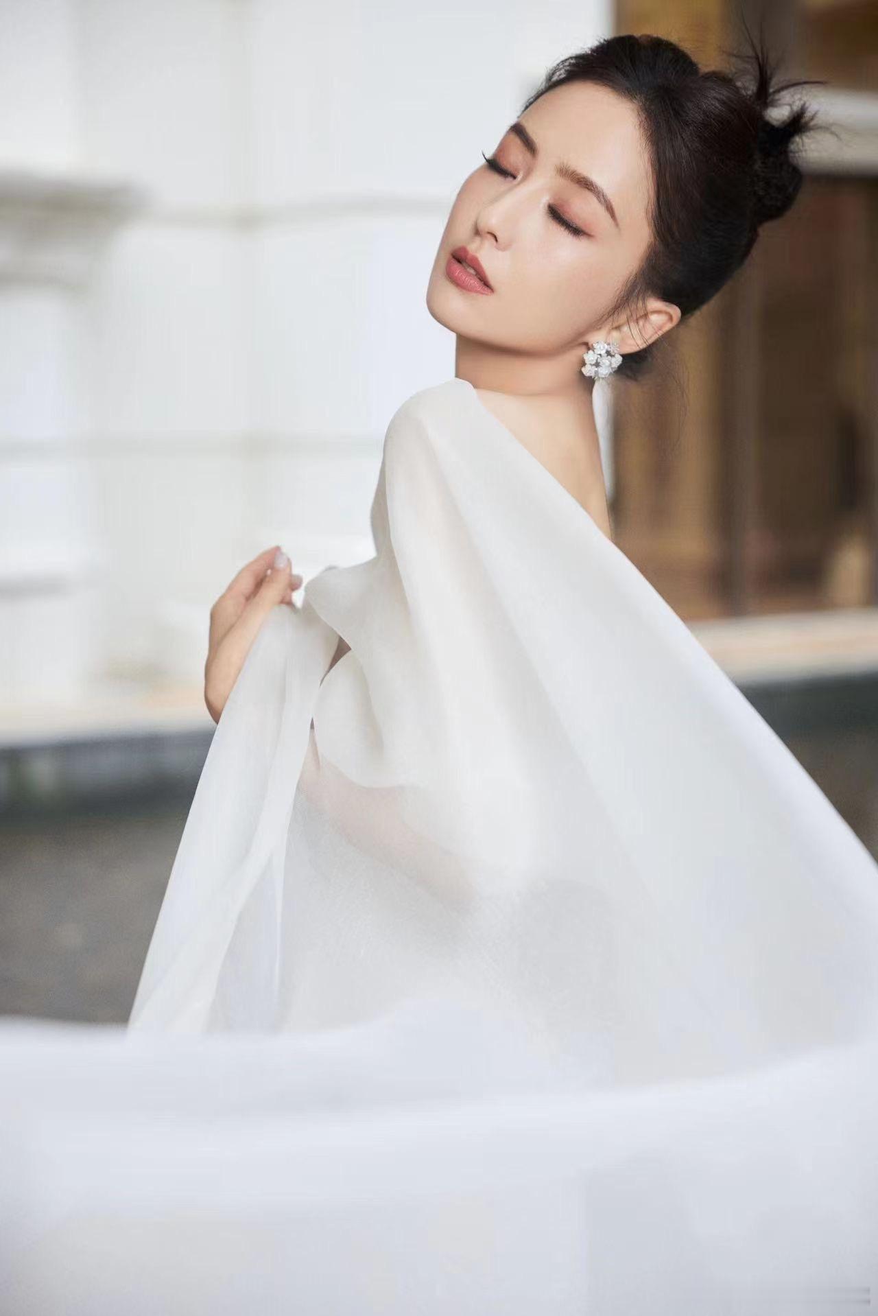 #佟丽娅#🤍2024湾区升明月昼夜交汇🪩纯白织羽明月将升🌌共赴盛会🎬20