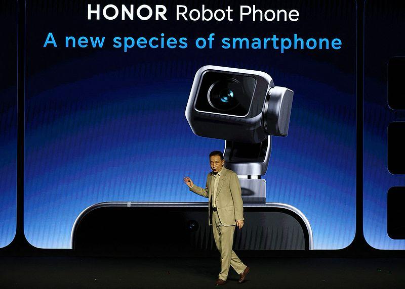 荣耀 Robot Phone 最近在数码圈挺火！

这“机器人手机”带着机械云台