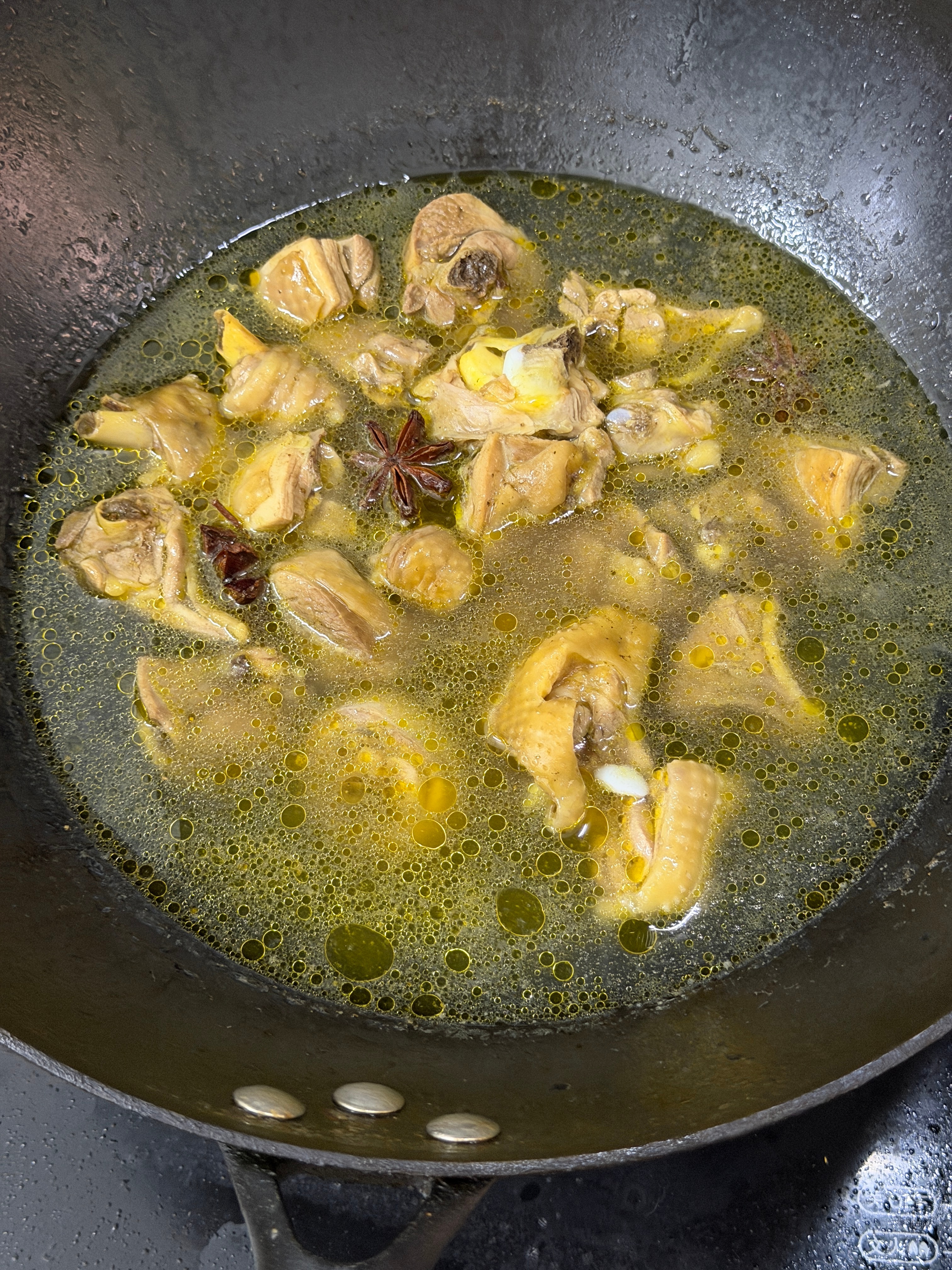 记住，肉汤的营养价值很低，特别低，多吃肉！！！不管你是鸡汤、牛肉汤、羊肉汤以及各