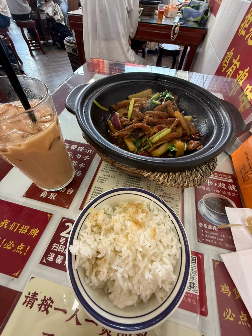 说啥呢干饭吧 从心理上喜欢西班牙从脑子里支持巴西但买阿根廷赢