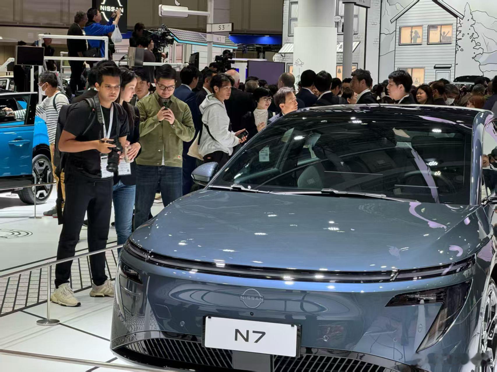 在东京车展现场，东风日产N7 吸引了不少国际媒体驻足。作为合资品牌中首个登陆国际