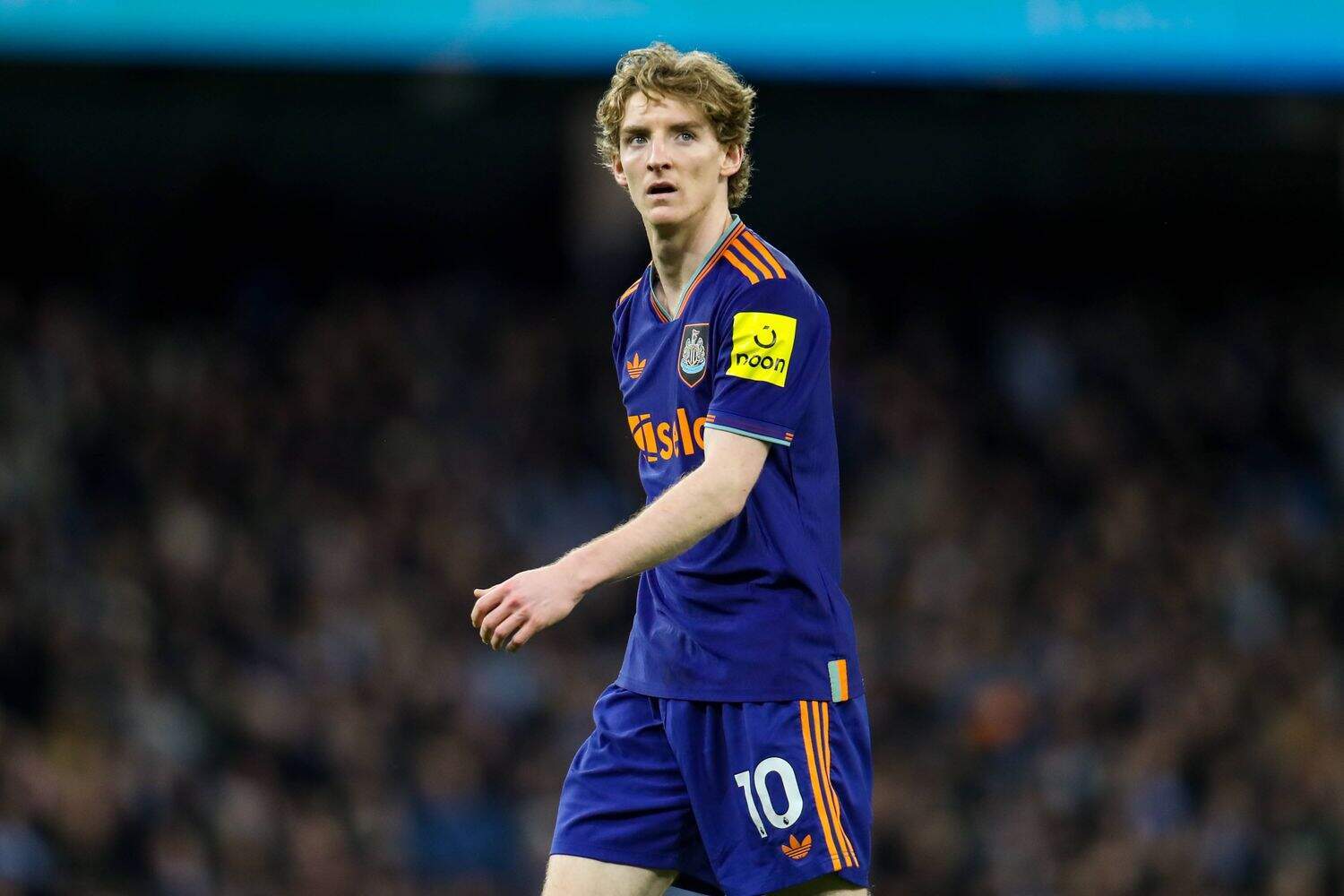 戈登是纽卡斯尔本赛季末将听取报价的众多球员之一。据了解，拜仁在最近几周加快了对戈