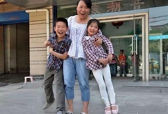 51218年前的汶川，被老师拽出来的两个小孩长大了！ 