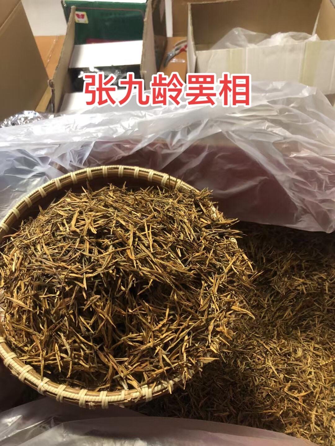 开元二十三年正月，幽州长史张守珪在边境打败契丹人，并将其国王屈利和大将...