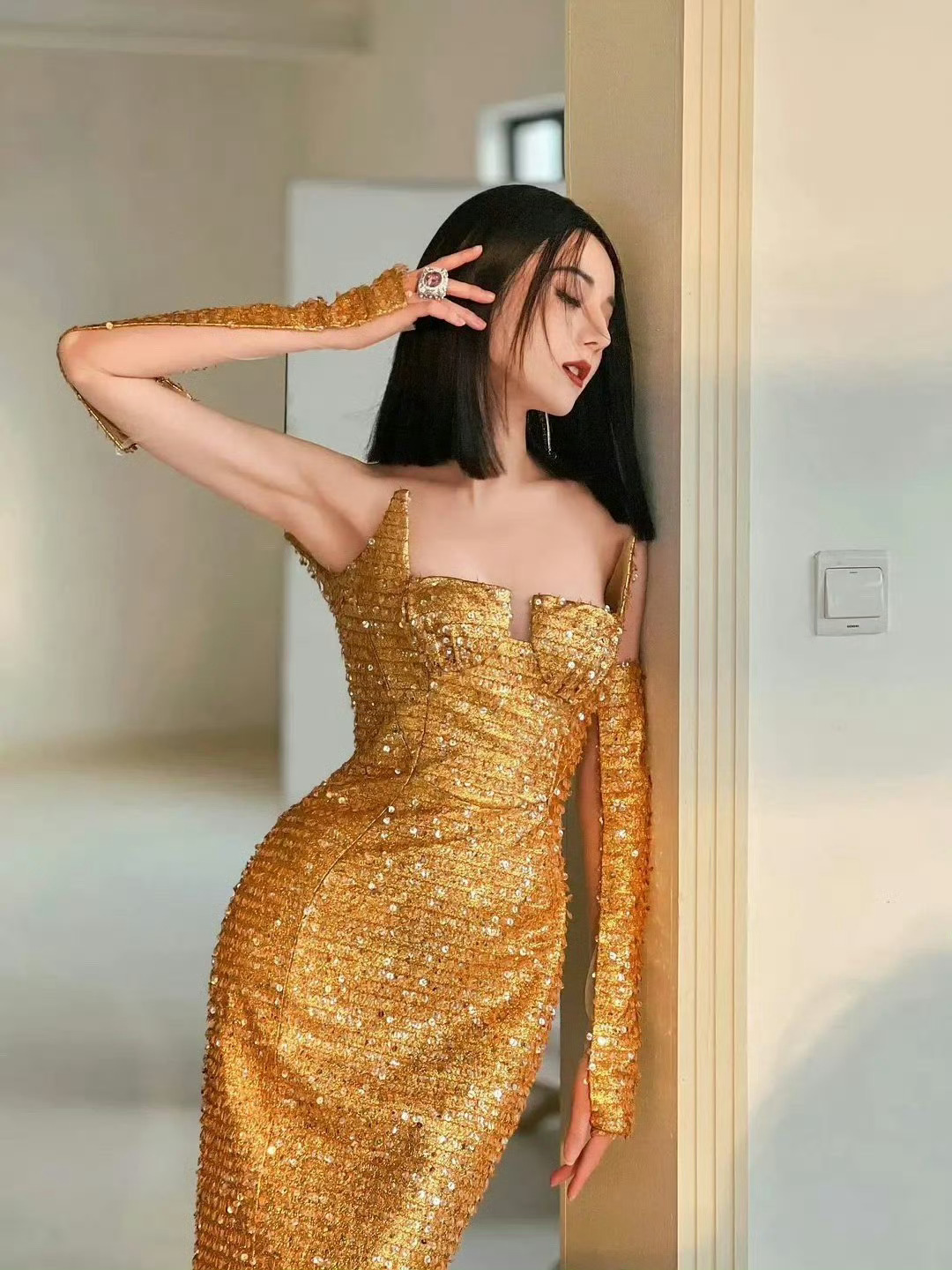 感觉这次刘亦菲真的是被迪丽热巴碾压的很严重。 ​​​