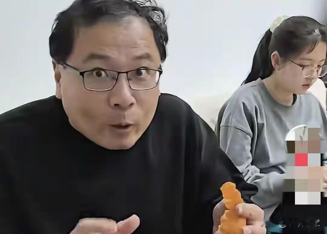 王老师火了，小贾老师也火了，她们都是老师，但结局不一样，这是为什么呢。

王老师