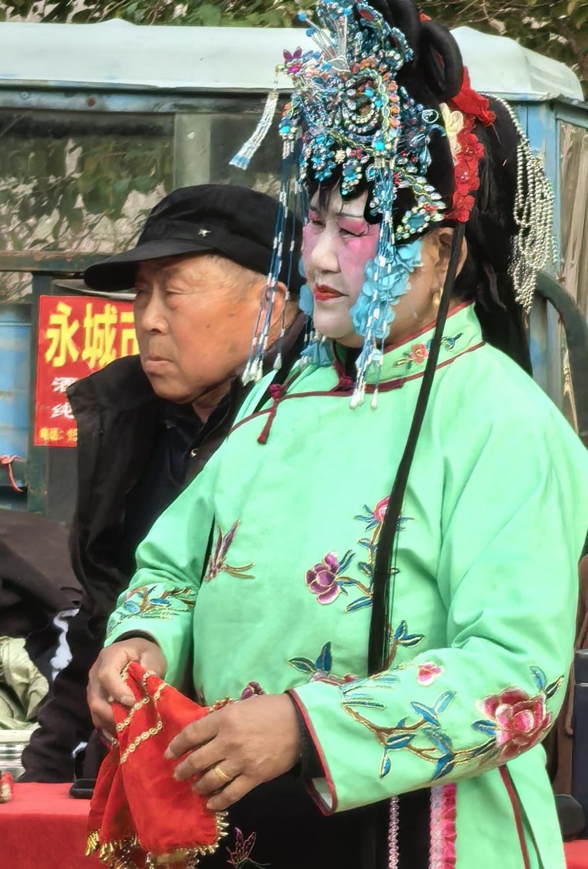 我最近拍的这张风景照，是在海边拍的。那天傍晚我去海边散步，正好赶上绝美夕阳。
照