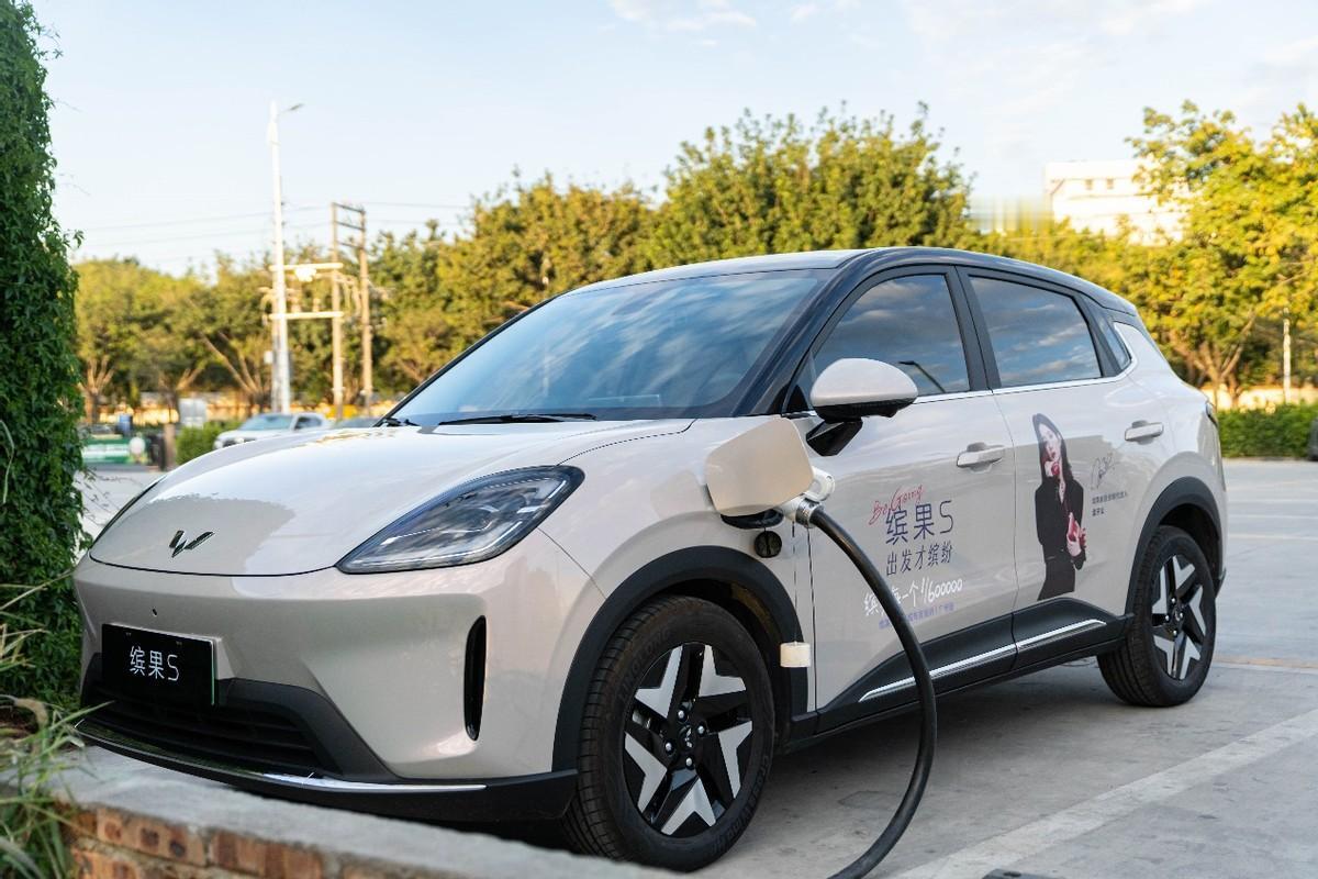 冬天开小型车出行，谁能把你全家照顾到最好？
说到能把全家人都能照顾好的小型车确实