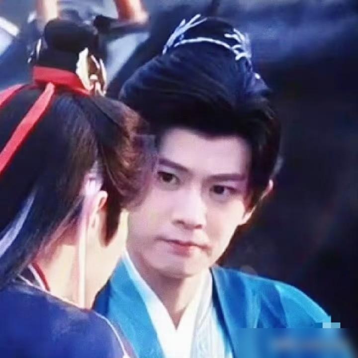 给一把手术刀，却只递过来一团空气，让你解剖。
老祖、换骨、陆千乔。
这些词，