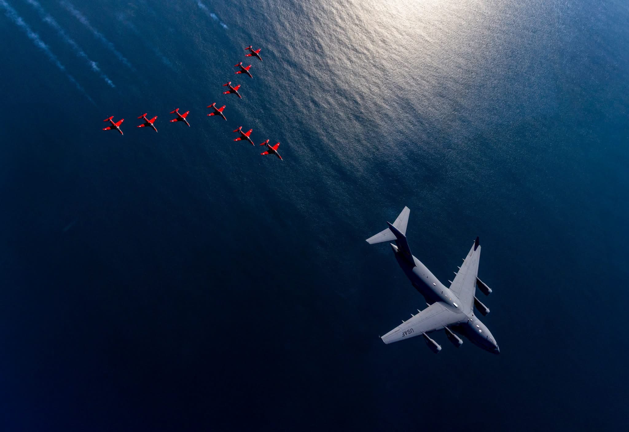 英国皇家空军（RAF）摄影师获奖作品选万蝶 USAF C17和红箭飞行表演队、兰