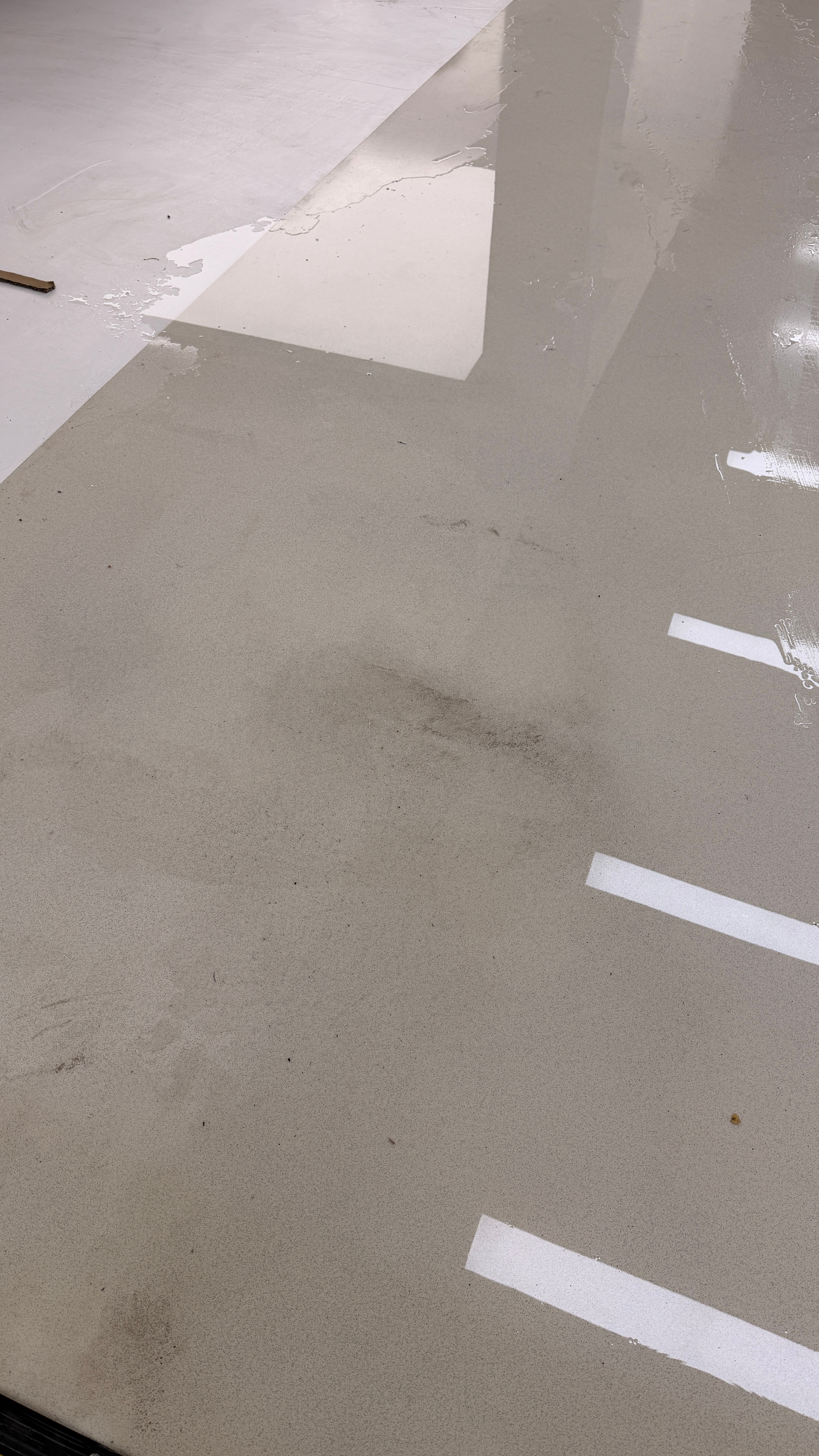 车库入口进水了，但我就说：网友里有高人！！车库门前挖排水沟渠！好有道理～立马研究