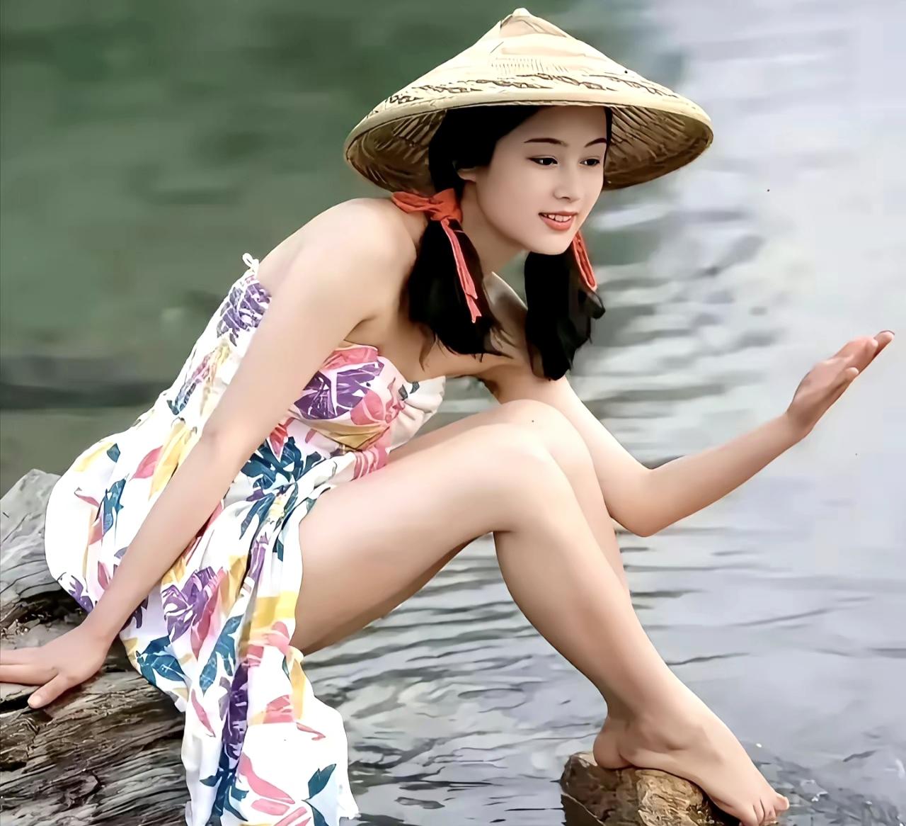 如此清秀、美丽，难怪大导演也不淡定了……