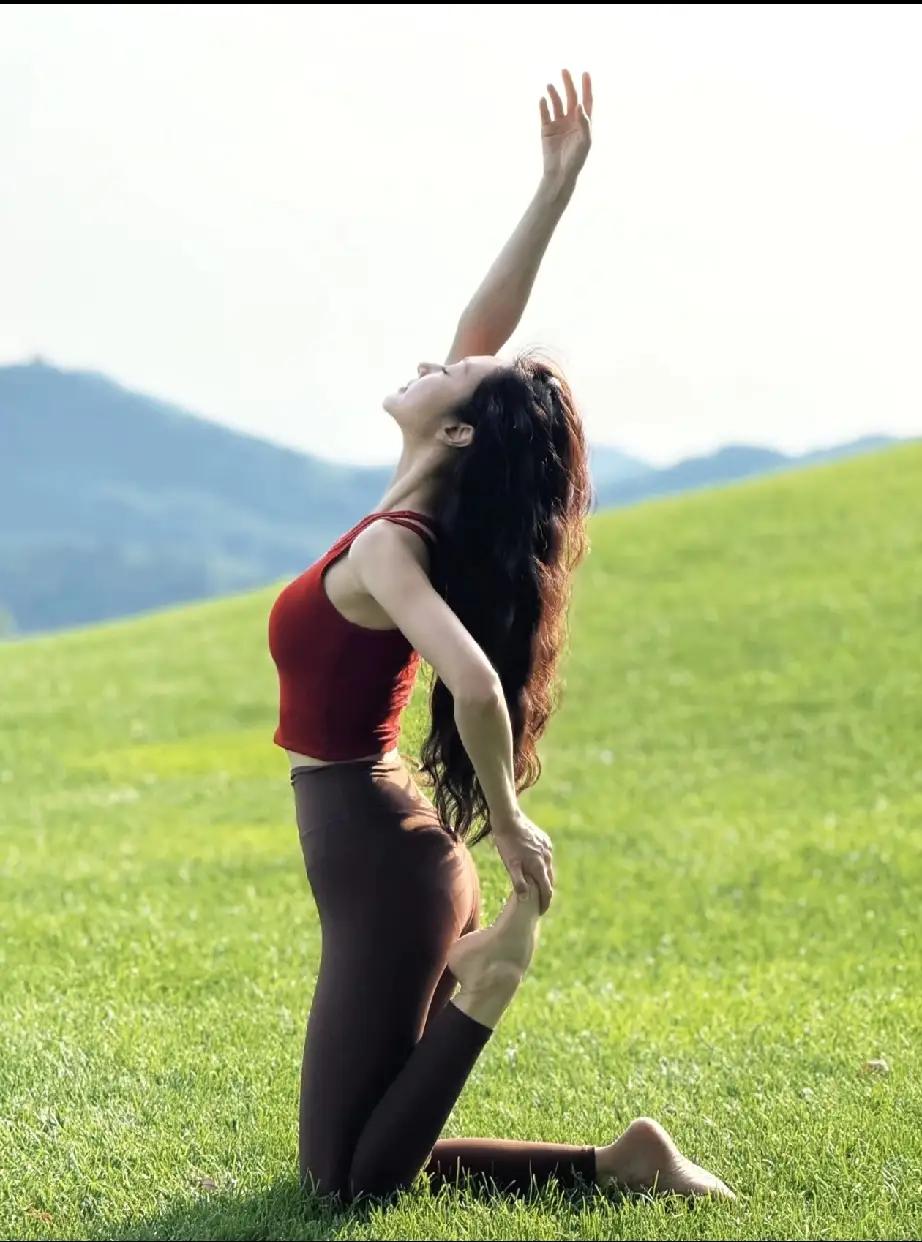 如果只能二选一，我选活得漂亮——因为“长得漂亮”是老天给的彩票，“活得漂亮”才是