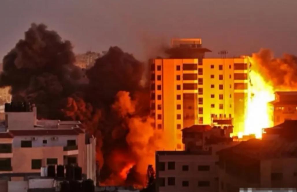 太恐怖了！巴铁总理访华当天，国内突发爆炸袭击，超百人伤亡！歹毒至极！就在巴基斯坦