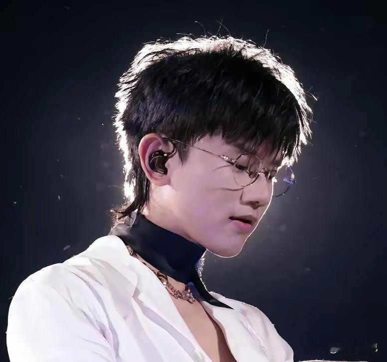 核心结论：事件100%真实，无编造、无夸大

张杰，太刚了！
​​2月25日傍晚