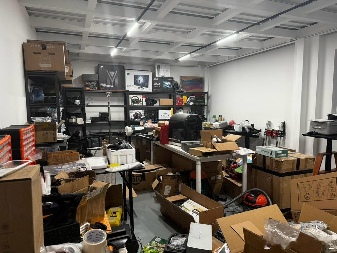 这几天疯狂把各种闲置的模拟器、显示器啥的挂闲鱼清掉腾空间新场地哪都设计了，忘记留