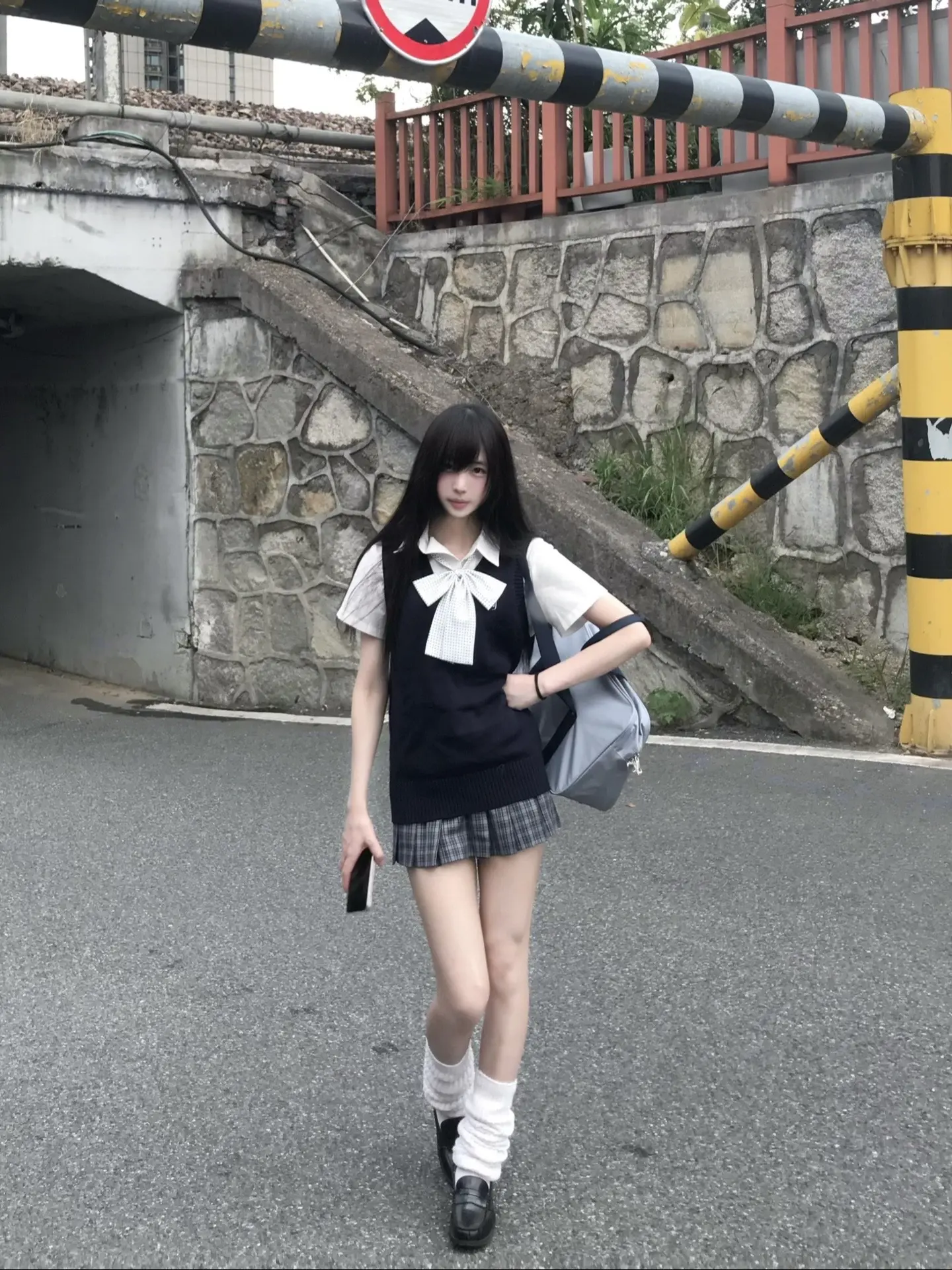 你是不是永远不会主动说想我