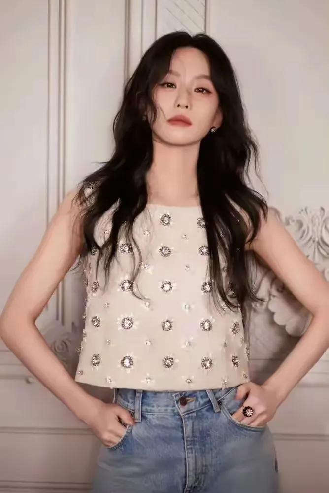 不愧是内娱顶流啊！这回又给观众们狠狠上了一课，刘诗诗也太美了吧！这就是仙女下凡吧