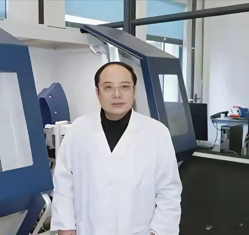 一个只有高中学历的人，居然在大学当了两年“首席科学家”