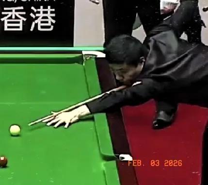 霍金斯轰出开赛以来单杆最高分141分，再拿一局，4-2领先，拿到赛点。
就丁俊晖