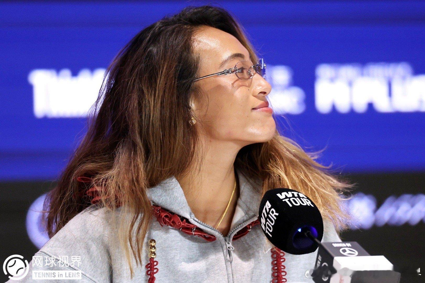 今天是戴上眼镜斯斯文文的文郑钦文[超话]  ©️版权图片，转载请署名 ​​​
