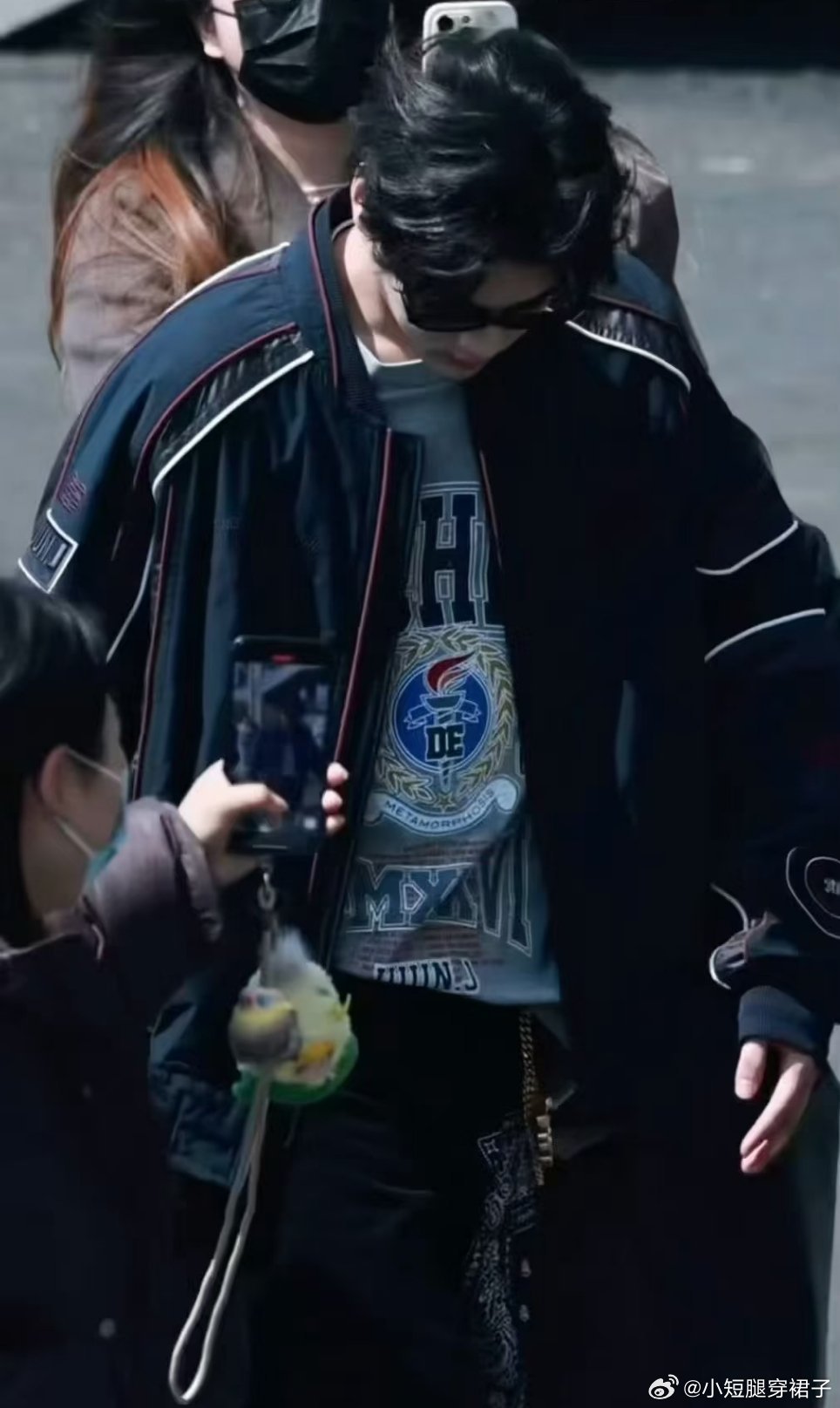 田栩宁F1活动现场，此男帅的很突出