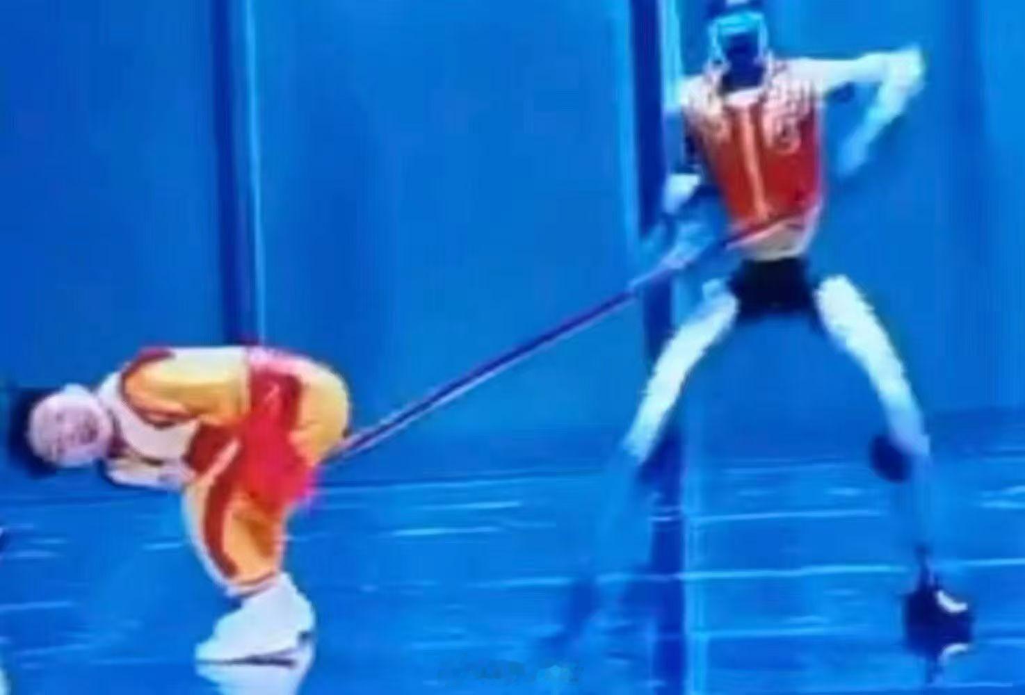 机器人全面入侵春晚？机器人全面入侵春晚新年祝福语机器人武术 宇树无敌 南京