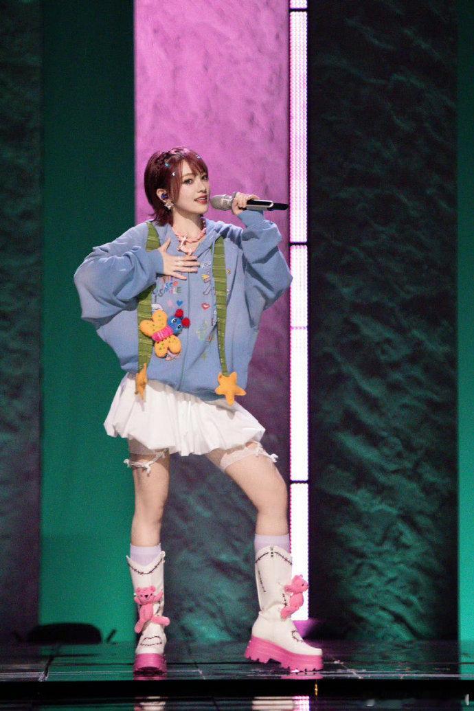 乘风一公谁会是黑马 一公舞台直播看得太过瘾，姐姐们颜值抗打舞台能打，黑马选手已经