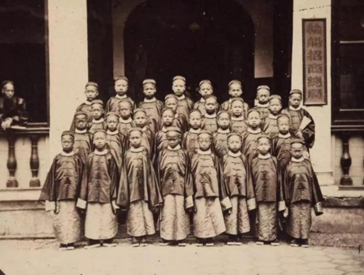 1872年8月11日，中国近代留学史上的重要一幕在上海上演 —— 第一批留美幼童