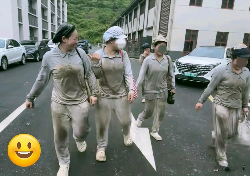 如此这般还能笑得出来，心可真大，年轻真好。[赞]