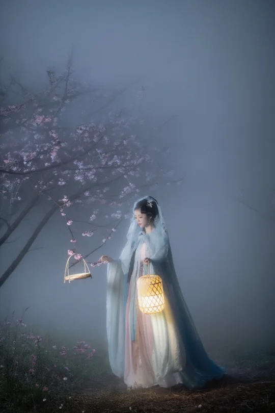 醒图的雾气模板有点东西！鬼塑感这不就来了