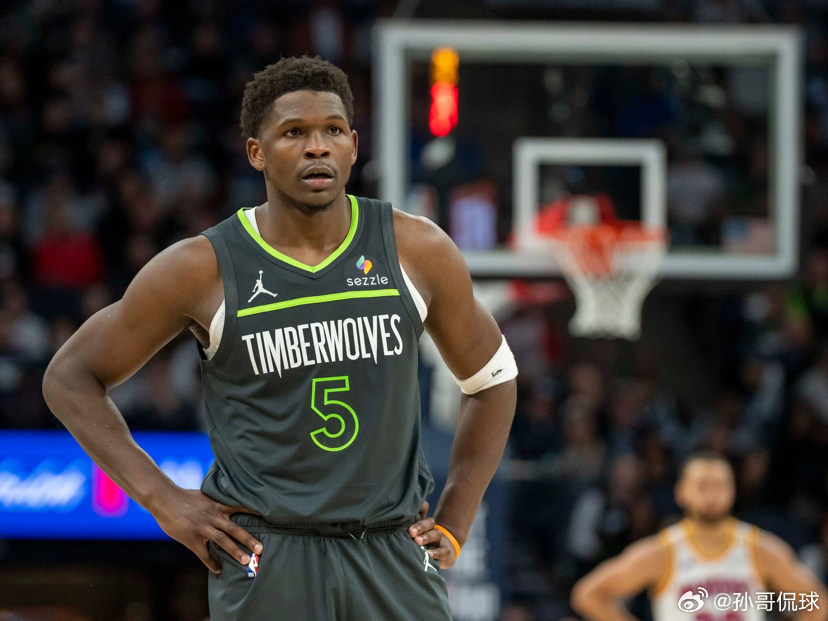 太可惜！爱德华兹因65场规则，无缘本赛季NBA全部个人奖项北京时间4月3日，森林